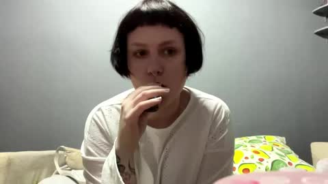 Snapshot of earthascritchfield chatting on May 24, 6:35 pm Rina online show from May 24, 6:35 pm