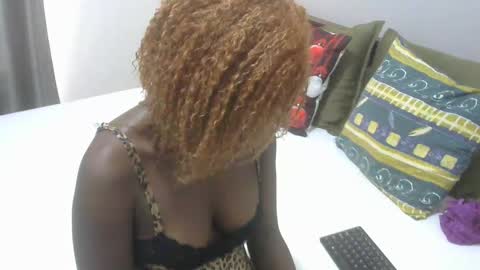 east_queen online show from December 9, 10:43 am