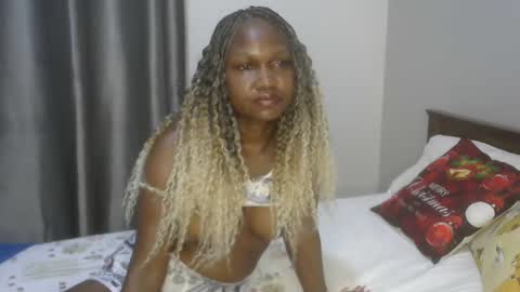 east_queen online show from December 20, 6:45 pm