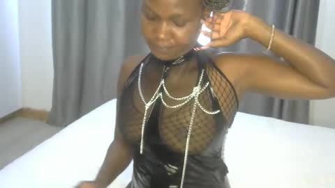 east_queen online show from January 3, 9:36 am