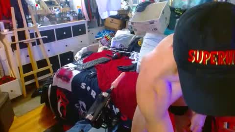 eastbayboy57 online show from December 19, 1:51 pm