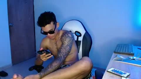 easy_money7777 online show from July 1, 11:15 pm