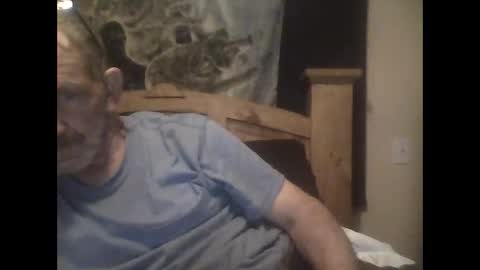 Snapshot of easye4015 chatting on November 10, 12:09 am Easye online show from November 10, 12:09 am