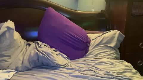 Snapshot of easytrippy69 chatting on November 21, 1:15 am Easytrippy69 online show from November 21, 1:15 am