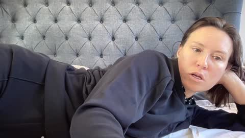 Nadia Ferreira  online show from September 22, 12:07 pm