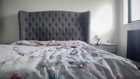 Nadia Ferreira  online show from November 28, 9:34 am