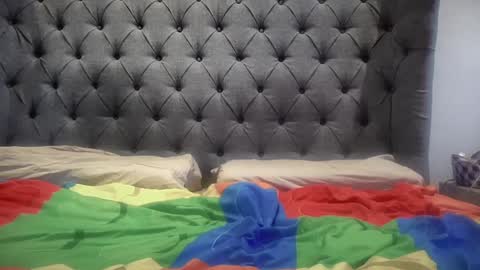 Nadia Ferreira  online show from February 3, 1:49 pm