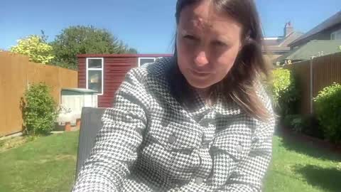 Nadia Ferreira  online show from April 22, 12:28 pm