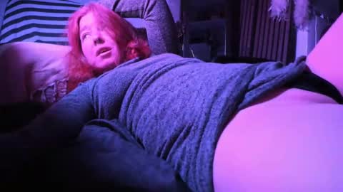 Snapshot of eatthebooty420 chatting on February 12, 6:19 am hi.. im baybee more spicyness ---  online show from February 12, 6:19 am