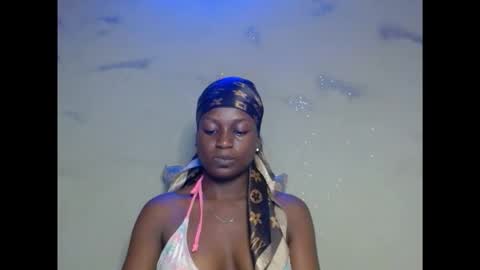 Snapshot of eatuupx chatting on December 3, 8:23 am eatuupx online show from December 3, 8:23 am