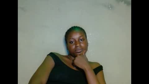 Snapshot of eatuupx chatting on December 18, 6:03 pm eatuupx online show from December 18, 6:03 pm