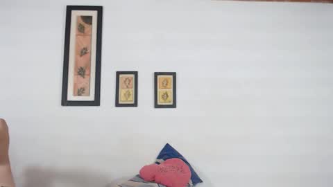 Laraand Drake online show from March 2, 12:22 pm