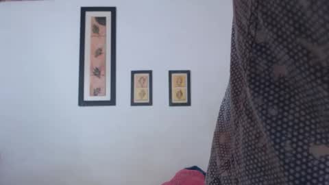 Laraand Drake online show from October 1, 6:19 am