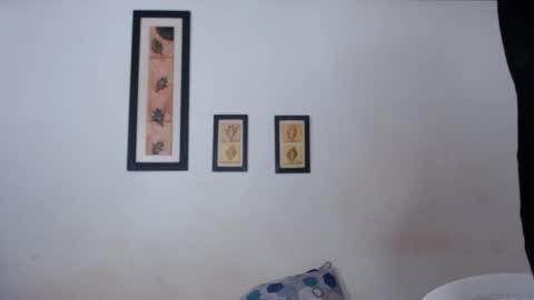 Laraand Drake online show from December 3, 5:59 am