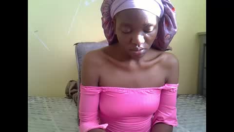 Snapshot of eboniana chatting on April 12, 5:34 am eboniana online show from April 12, 5:34 am