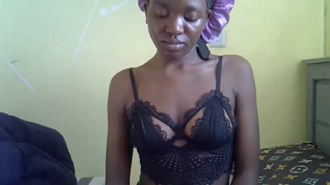 Snapshot of eboniana chatting on May 6, 5:14 am eboniana online show from May 6, 5:14 am
