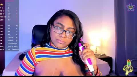 Snapshot of ebony__queen2 chatting on June 14, 6:10 pm ebony__queen2 online show from June 14, 6:10 pm