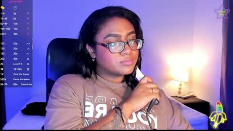 Snapshot of ebony__queen2 chatting on June 25, 8:02 pm ebony__queen2 online show from June 25, 8:02 pm