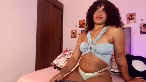 Snapshot of ebony_af chatting on May 26, 1:45 am ebony_af online show from May 26, 1:45 am