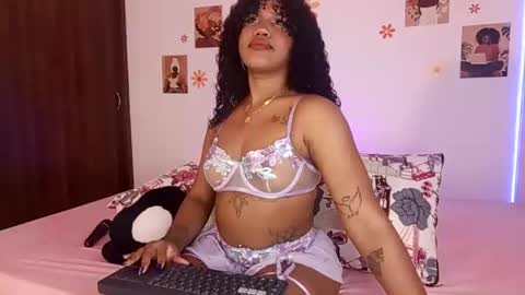 Snapshot of ebony_af chatting on June 24, 4:00 am ebony_af online show from June 24, 4:00 am