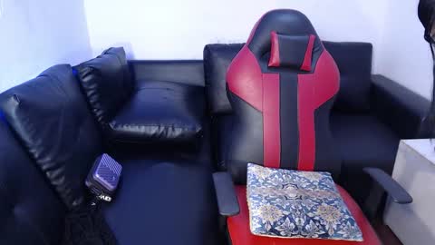 ebony_amazing online show from October 27, 1:59 pm