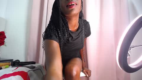 Snapshot of ebony_baby1 chatting on February 6, 11:37 pm Baby online show from February 6, 11:37 pm