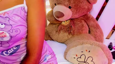 Luci  online show from January 29, 1:48 am