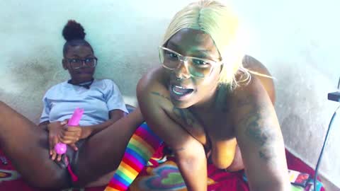 Snapshot of ebony_chayna chatting on December 4, 9:02 pm chayna smith online show from December 4, 9:02 pm