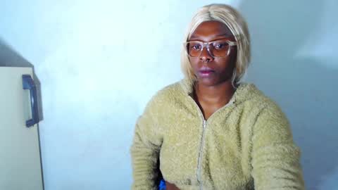 Snapshot of ebony_chayna chatting on December 12, 3:43 am chayna smith online show from December 12, 3:43 am