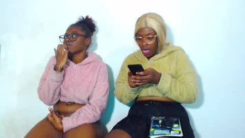 Snapshot of ebony_chayna chatting on December 15, 10:15 pm chayna smith online show from December 15, 10:15 pm