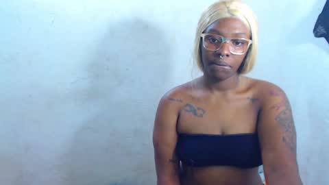 Snapshot of ebony_chayna chatting on December 22, 7:31 pm chayna smith online show from December 22, 7:31 pm