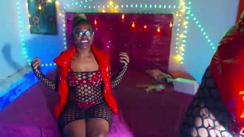Snapshot of ebony_chayna chatting on April 2, 4:43 am chayna smith online show from April 2, 4:43 am