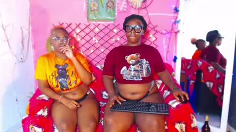 Snapshot of ebony_chayna chatting on June 18, 1:50 am chayna smith online show from June 18, 1:50 am