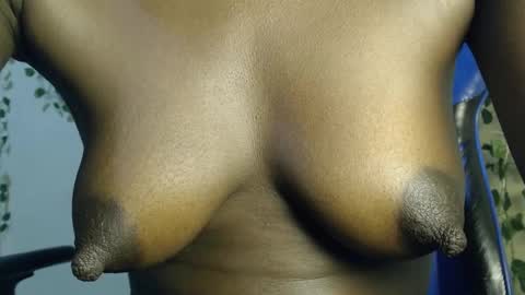 Snapshot of ebony_choco2 chatting on January 11, 6:12 pm ebony choco2 online show from January 11, 6:12 pm