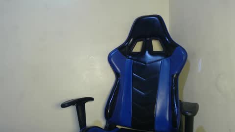 Snapshot of ebony_choco2 chatting on January 28, 8:26 pm ebony choco2 online show from January 28, 8:26 pm