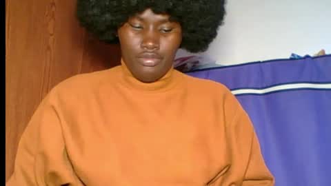 Snapshot of ebony_choco2 chatting on April 1, 6:03 am ebony choco2 online show from April 1, 6:03 am