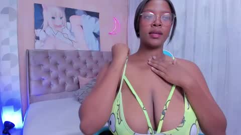 Andrea online show from March 11, 12:00 am