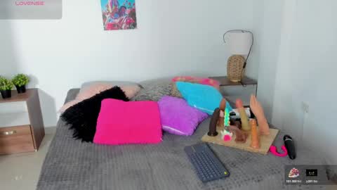 ebony_cute9 online show from April 27, 7:01 pm