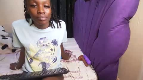 Snapshot of ebony_desire1 chatting on April 29, 5:41 pm Desire online show from April 29, 5:41 pm
