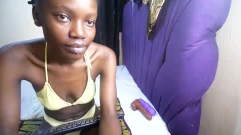 Snapshot of ebony_desire1 chatting on May 21, 2:07 am Desire online show from May 21, 2:07 am