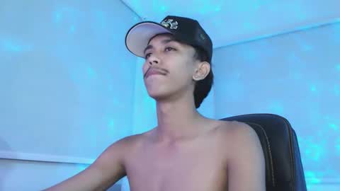 Snapshot of ebony_fuckboy chatting on November 10, 8:08 pm ebony_fuckboy online show from November 10, 8:08 pm