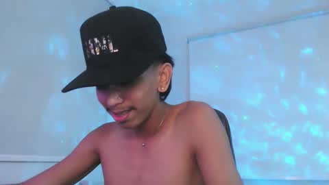 Snapshot of ebony_fuckboy chatting on November 18, 6:45 pm ebony_fuckboy online show from November 18, 6:45 pm