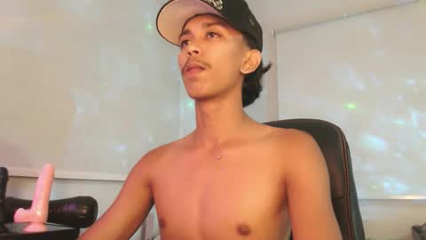Snapshot of ebony_fuckboy chatting on November 23, 4:51 pm ebony_fuckboy online show from November 23, 4:51 pm