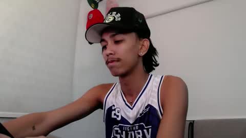 Snapshot of ebony_fuckboy chatting on January 5, 5:27 pm ebony_fuckboy online show from January 5, 5:27 pm