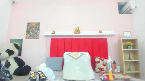 Snapshot of ebony_hot_sex1 chatting on January 8, 11:45 am linda online show from January 8, 11:45 am