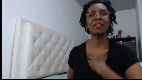 Snapshot of ebony_m1lf chatting on June 19, 9:51 pm judy online show from June 19, 9:51 pm