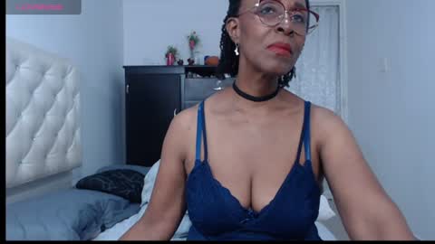 Snapshot of ebony_m1lf chatting on July 15, 7:02 am judy online show from July 15, 7:02 am