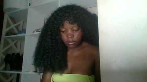 Snapshot of ebony_malkia chatting on December 15, 7:34 am Malikia online show from December 15, 7:34 am