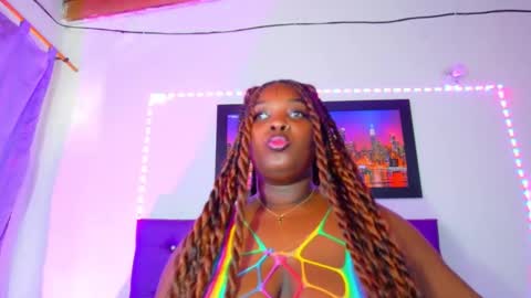 LINA  online show from November 10, 7:13 pm