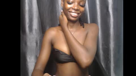 Ella online show from March 12, 7:03 am